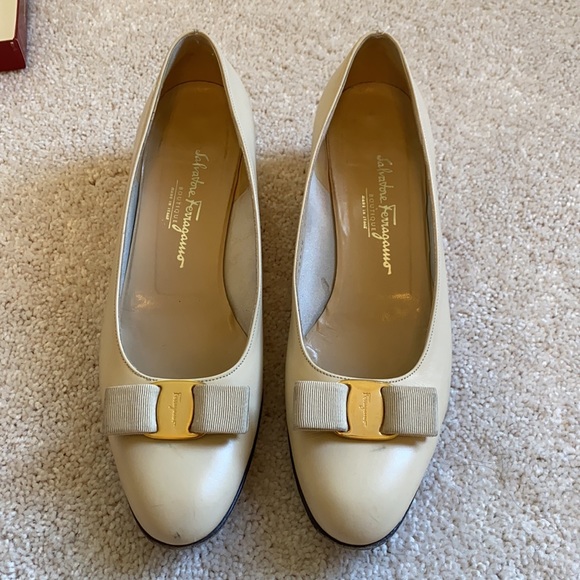 Salvatore Ferragamo Shoes - Salvatore Ferragamo “Lillaz” pumps